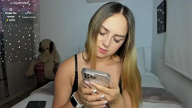 sophi mooreno online show from February 2026 02:32:01 AM