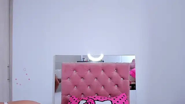 Anamhenao online show from November 2025 12:05:02 PM