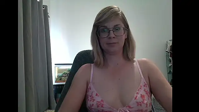 Snapshot of SavannaGirly chatting on March 2025 11:50:01 AM SavannaGirly online show from March 2025 11:50:01 AM