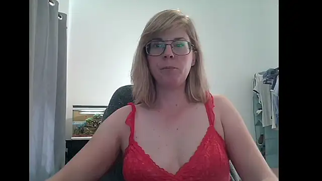 Snapshot of SavannaGirly chatting on March 2025 10:24:01 AM SavannaGirly online show from March 2025 10:24:01 AM