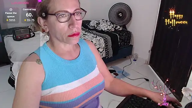 Chayla Ruiz online show from October 2025 07:58:02 PM