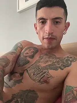 Snapshot of wethkisses chatting on October 2025 04:38:01 PM wethkisses online show from October 2025 04:38:01 PM