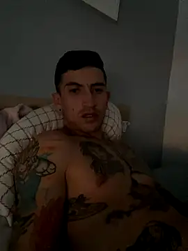 Snapshot of wethkisses chatting on October 2025 05:21:02 PM wethkisses online show from October 2025 05:21:02 PM