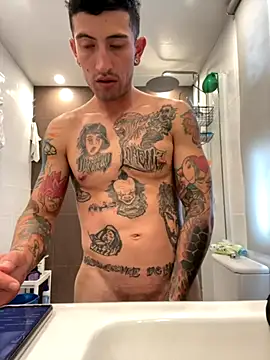 Snapshot of wethkisses chatting on October 2025 02:37:02 PM wethkisses online show from October 2025 02:37:02 PM