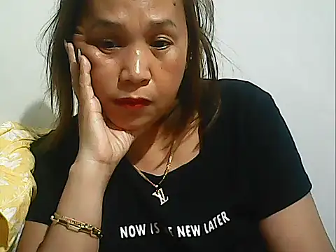 Lhadycarolyn online show from November 2025 11:18:02 PM