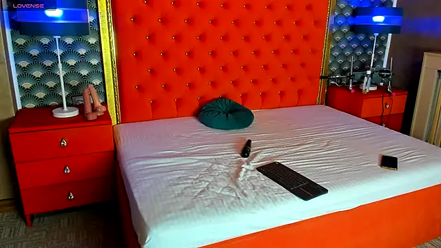 VallerieJones online show from November 2025 05:17:01 AM