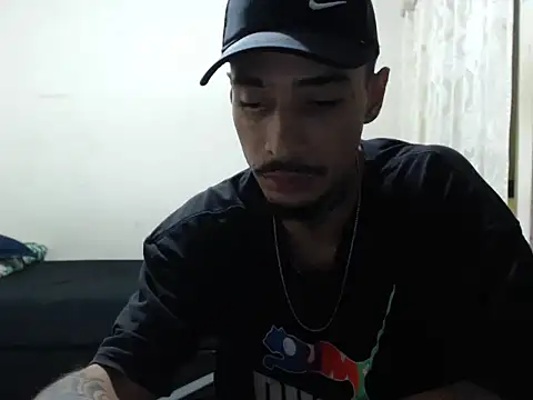 Snapshot of emiliano_hottt chatting on October 2025 10:10:01 PM emiliano hottt online show from October 2025 10:10:01 PM