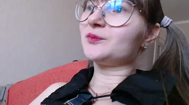 KiraGoldens online show from February 2025 05:12:01 AM