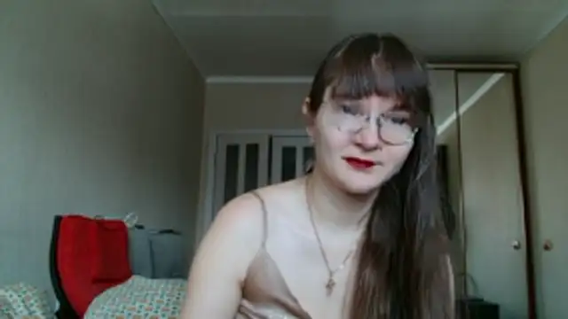 Snapshot of KiraGoldens chatting on March 2026 06:03:02 AM KiraGoldens online show from March 2026 06:03:02 AM