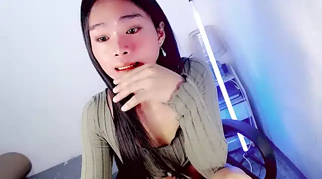 Snapshot of amomentoflust69 chatting on December 2024 04:14:01 AM amomentoflust69 online show from December 2024 04:14:01 AM