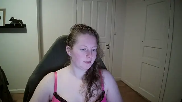 Girlnina-1995 online show from December 2024 04:04:01 PM