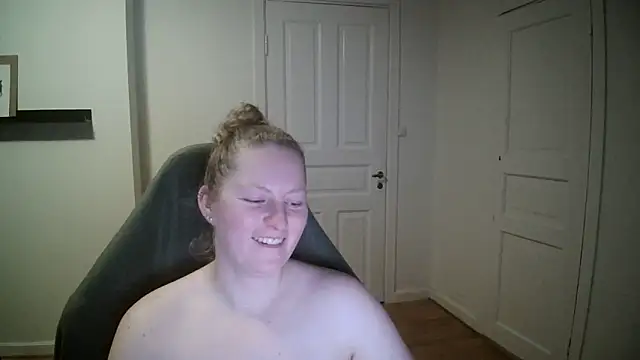 Girlnina-1995 online show from January 2025 06:40:01 PM