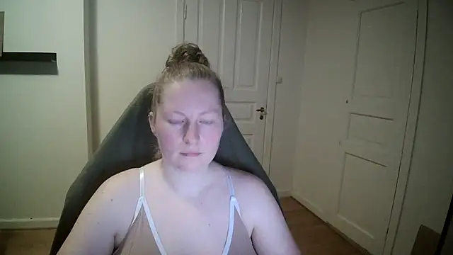 Girlnina-1995 online show from February 2025 05:09:01 PM