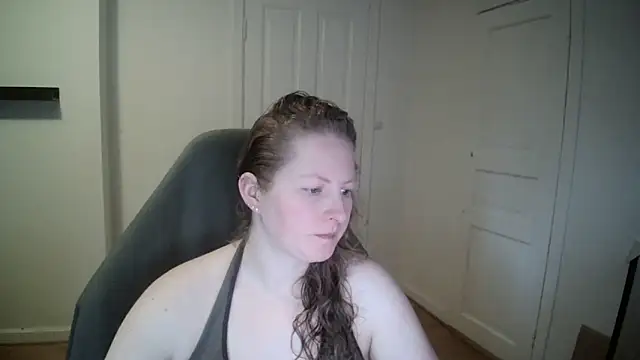 Girlnina-1995 online show from February 2025 11:21:02 AM