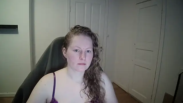 Girlnina-1995 online show from February 2025 10:59:01 AM