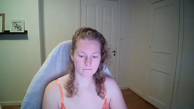 Girlnina-1995 online show from November 2025 09:32:02 AM