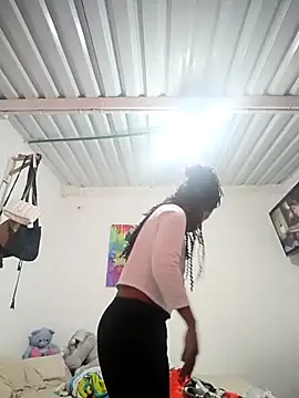 Snapshot of Bigassmommy_x chatting on February 2026 01:15:02 PM Bigassmommy x online show from February 2026 01:15:02 PM