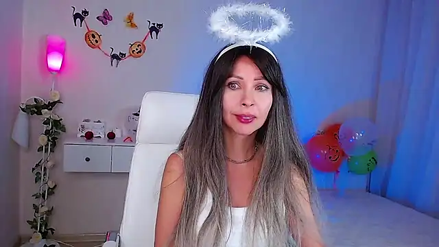 wendifoste online show from October 2025 08:09:02 PM