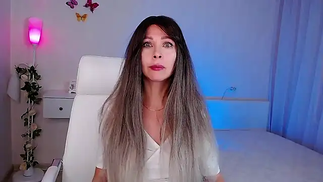 wendifoste online show from November 2025 06:28:02 PM