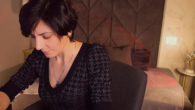 LorenDaze online show from December 2025 07:04:01 AM