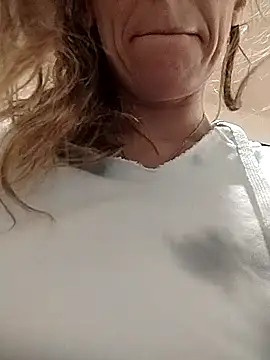 eatmeplease44 online show from September 2025 09:36:02 PM