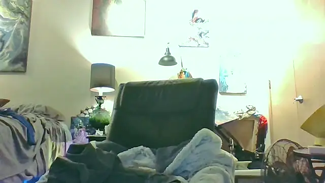 eatmeplease44 online show from October 2025 08:04:01 AM