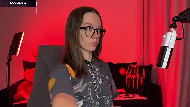 DivineBite online show from October 2025 05:02:02 PM