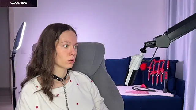 DivineBite online show from December 2025 02:23:02 PM