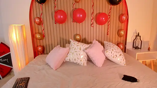 Karlagonzales  online show from April 2026 07:58:01 PM