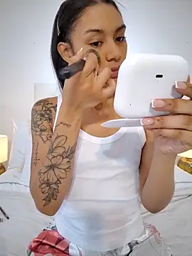 Leaberry online show from September 2025 08:33:02 PM