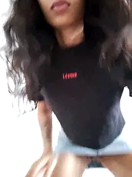 Leaberry online show from December 2025 05:19:02 PM