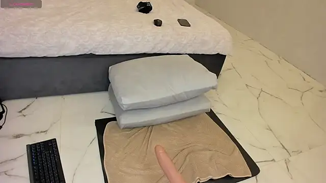 Snapshot of Devil_Minds chatting on January 2025 03:05:02 PM Devil Minds online show from January 2025 03:05:02 PM