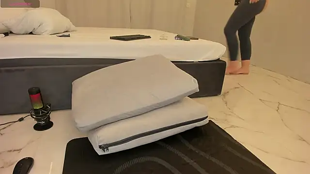 Snapshot of Devil_Minds chatting on January 2025 02:36:01 PM Devil Minds online show from January 2025 02:36:01 PM