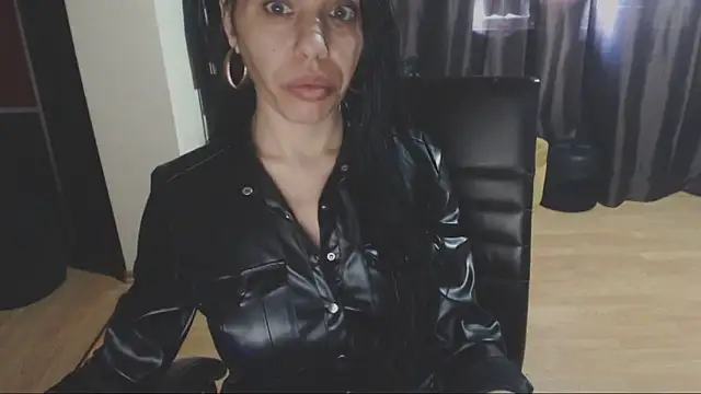 GoldenSasha online show from February 2025 05:50:01 PM