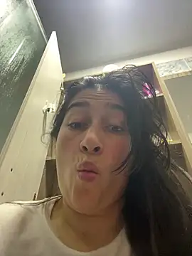 andreaisis2 online show from April 2026 04:49:01 PM