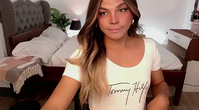 liaa lurrecams online show from January 2025 05:42:01 PM