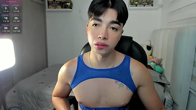 santy7v7 online show from December 2025 01:31:02 PM