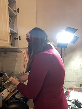 DienkaGreen online show from November 2025 05:57:01 PM