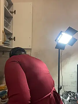 Snapshot of DienkaGreen chatting on February 2026 09:47:01 AM DienkaGreen online show from February 2026 09:47:01 AM