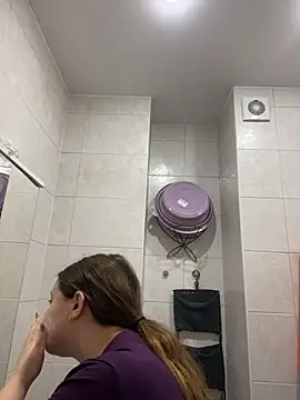 Snapshot of DienkaGreen chatting on February 2026 09:34:01 AM DienkaGreen online show from February 2026 09:34:01 AM