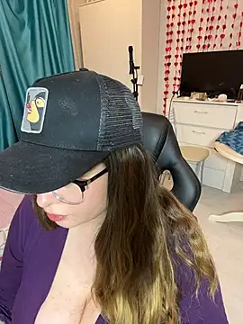 Snapshot of DienkaGreen chatting on February 2026 09:51:02 PM DienkaGreen online show from February 2026 09:51:02 PM