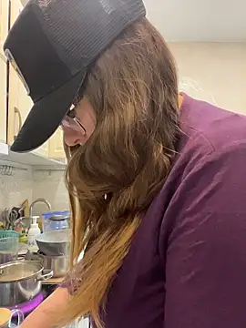 Snapshot of DienkaGreen chatting on March 2026 04:51:02 AM DienkaGreen online show from March 2026 04:51:02 AM