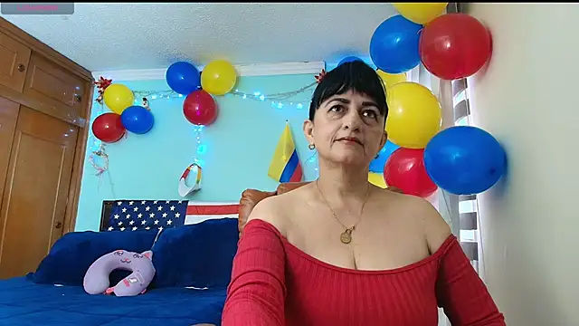 Snapshot of ISABEEL_SOFIA01 chatting on June 2026 11:57:01 AM ISABEEL SOFIA01 online show from June 2026 11:57:01 AM