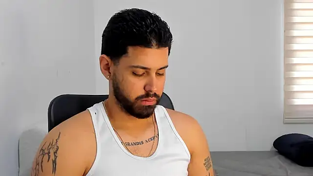 Justyn Torres online show from October 2025 01:51:02 PM