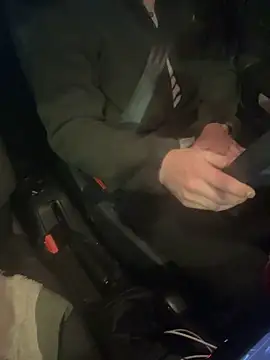 agitnizci13 online show from December 2025 04:48:02 PM