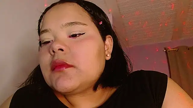 Snapshot of sexychubby___ chatting on March 2026 02:33:02 AM sexychubby online show from March 2026 02:33:02 AM