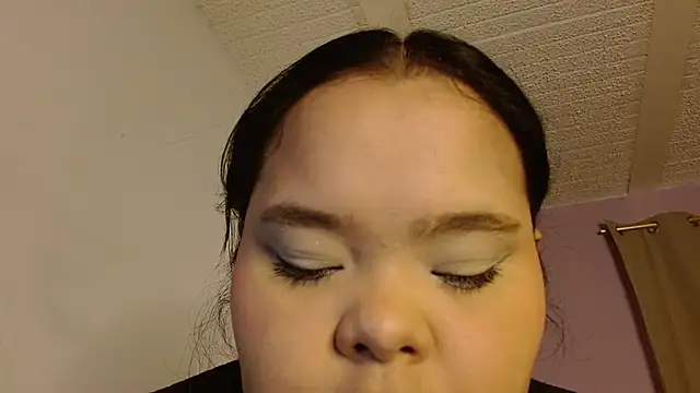 Snapshot of sexychubby___ chatting on April 2026 06:58:02 PM sexychubby online show from April 2026 06:58:02 PM