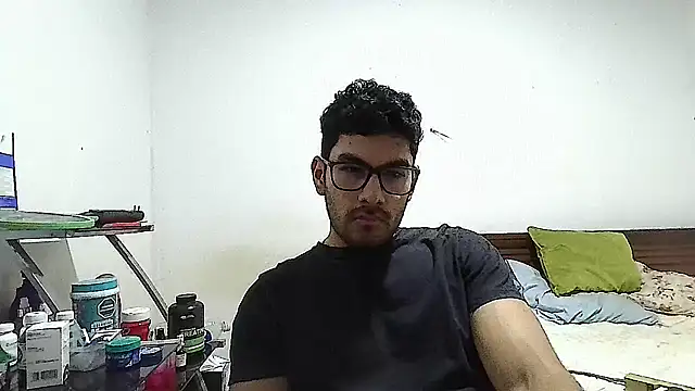 Snapshot of x-sebastian chatting on December 2024 08:42:01 PM x-sebastian online show from December 2024 08:42:01 PM