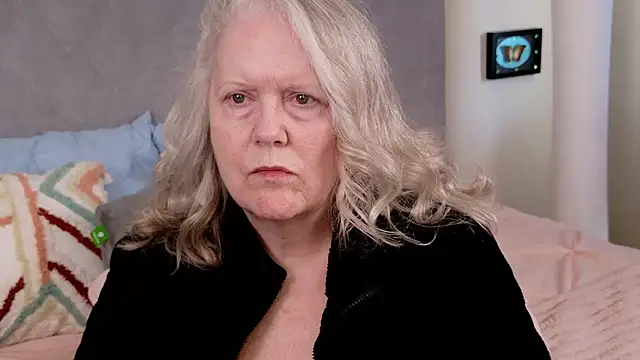 Kaitlyn Winters online show from February 2026 06:52:02 PM