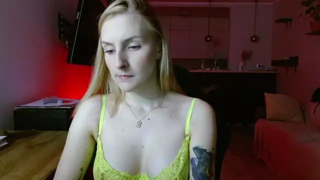 Snapshot of illusorycat chatting on November 2025 02:04:01 PM illusorycat online show from November 2025 02:04:01 PM